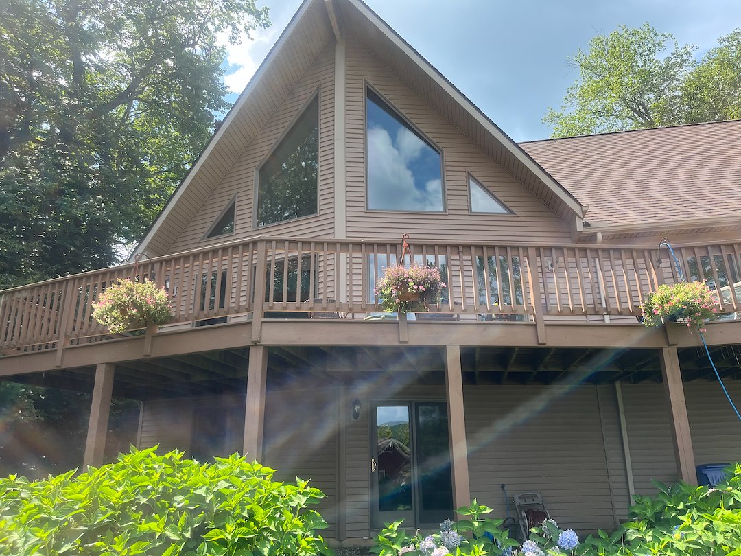 Expert Window Cleaning for Lakeside Properties in New Hartford, Connecticut