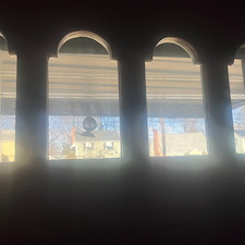 Professional-Window-Cleaning-Screen-Cleaning-Pressure-Washing-Deck-Cleaning-Service-in-West-Hartford-CT 1